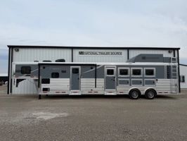 2026 4 horse Lakota Trailers Charger 4 Horse Side Load 15' Living Quarters