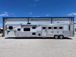 2026 4 horse Lakota Trailers Charger 4 Horse Side Load 15' Living Quarters