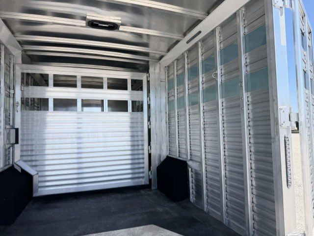 2027 smc laramie 16' livestock 18' living quarters