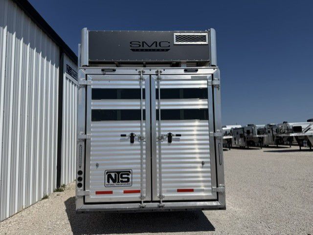 2027 smc laramie 14' livestock 15' living quarters