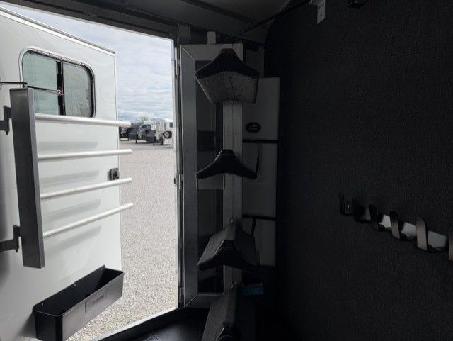 Trailer Photo 17