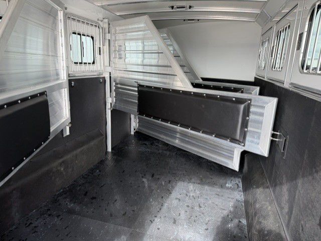 Trailer Photo 7