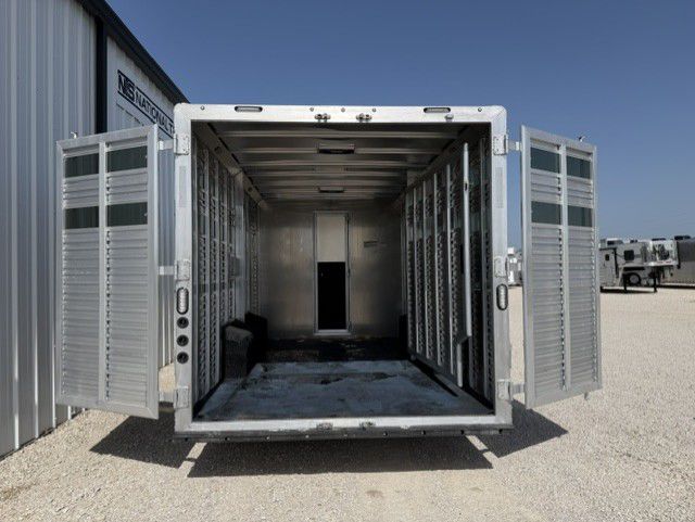 Trailer Photo 10