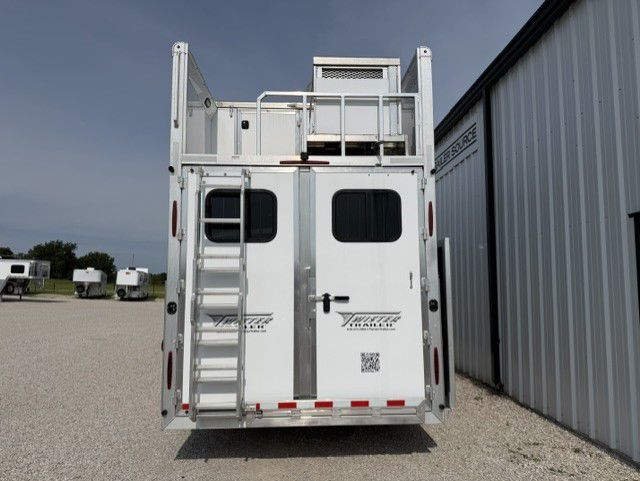 Trailer Photo 2