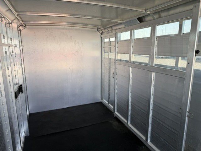 Trailer Photo 6