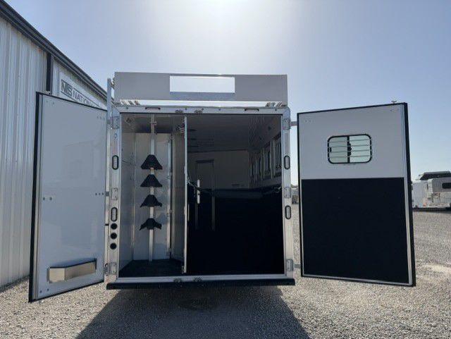 Trailer Photo 3