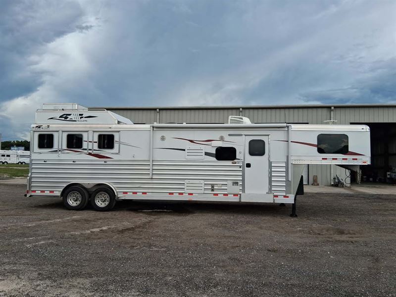 2024 4-Star 3 Horse Gooseneck Trailer with 13' Living Quarters