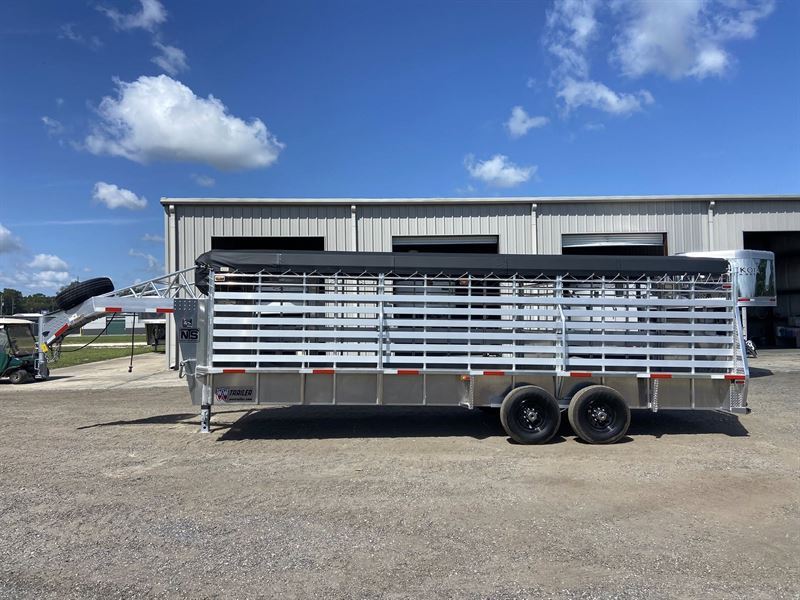 2025 WW 24' Livestock Gooseneck Trailer