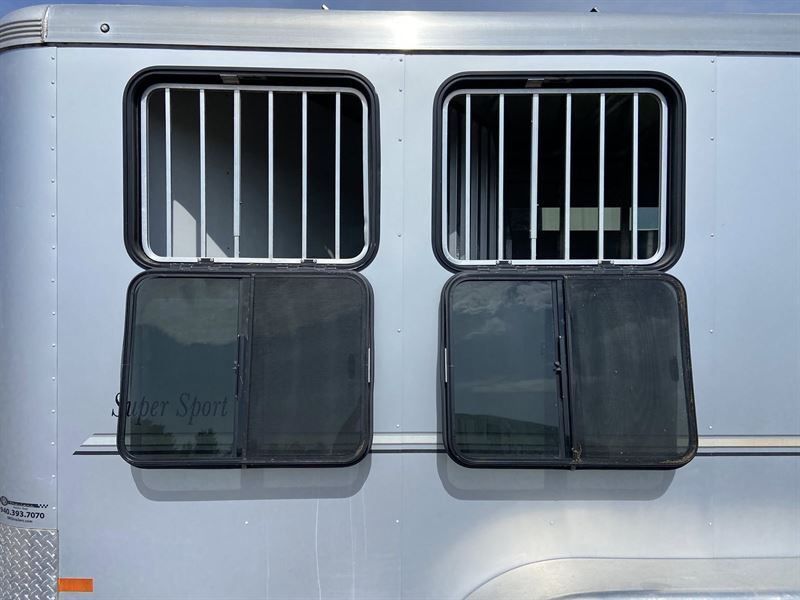 2022 Sundowner 2 horse bumper pull trailer