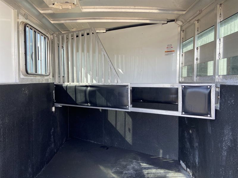 2022 Sundowner 2 horse bumper pull trailer