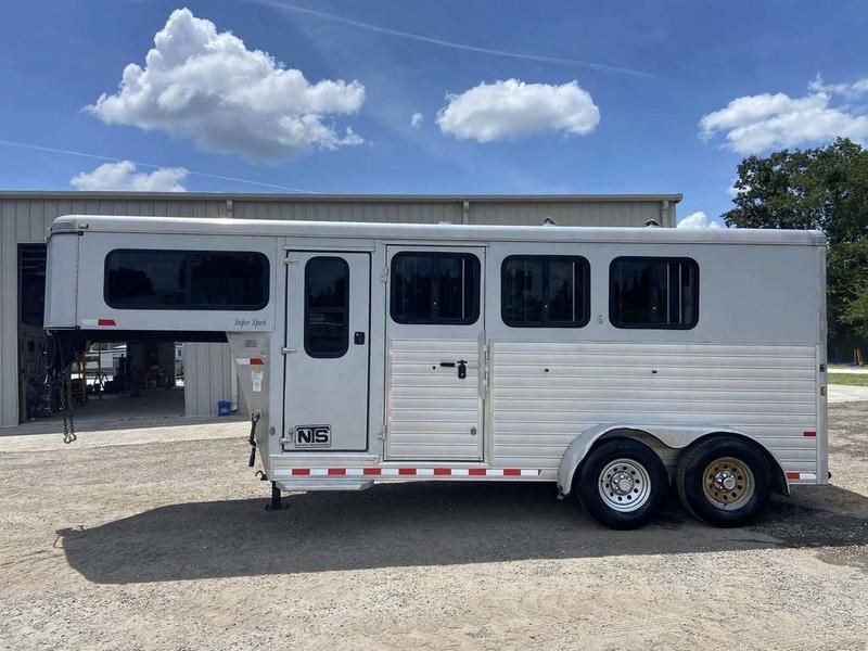 2014 Sundowner 3 Horse Gooseneck Trailer