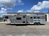 2023 3 horse Merhow 3 Horse with 16' Living Quarters