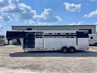 2021 5 horse Shadow 5 Horse with 4' Weekender
