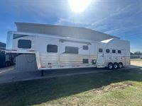 2022 4 horse Lakota Trailers BigHorn 4 Horse Side Load with 16' Living Quarters