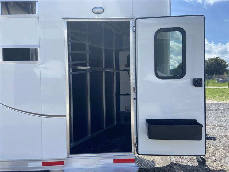 2026 Shadow 4 horse bumper pull trailer