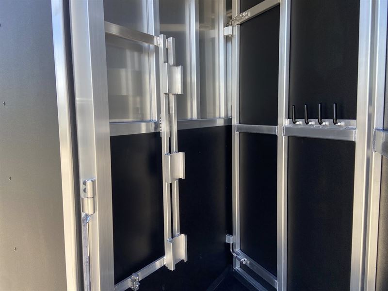 2026 Shadow 3 horse bumper pull trailer