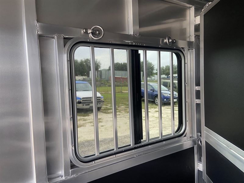 2026 Shadow 2 horse bumper pull trailer