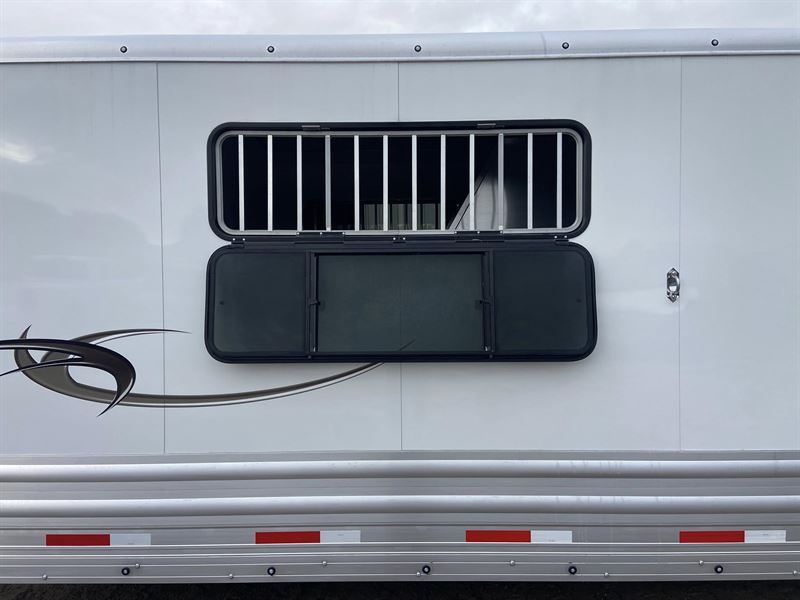 2026 Shadow 6 horse head to head gooseneck trailer