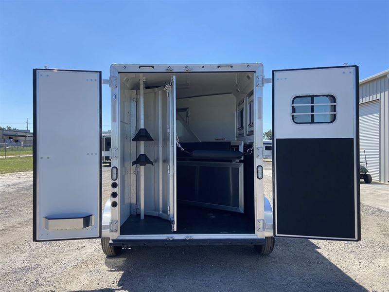 2026 Lakota colt 2 horse 7' living quarters