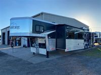 2019 3 horse Bison Premier 3 Horse 17' Living Quarters