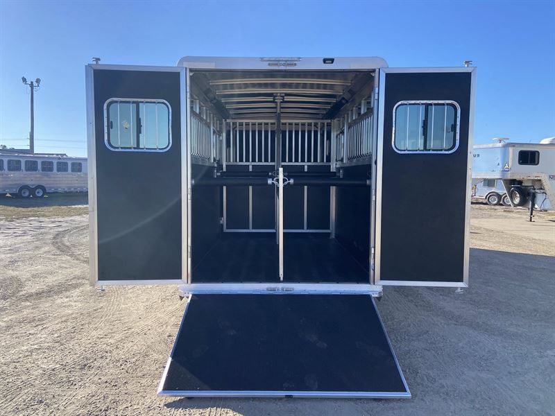 2026 Shadow 2+1 horse gooseneck trailer