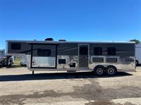 2018 3 horse Bison Laredo 3 Horse 10' Living Quarters