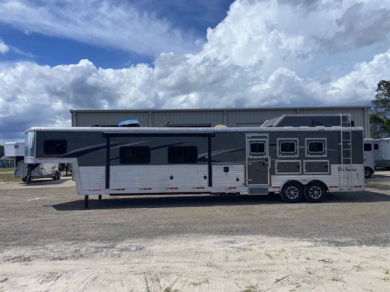 2020 Bison Premier 3 Horse 17' Living Quarters