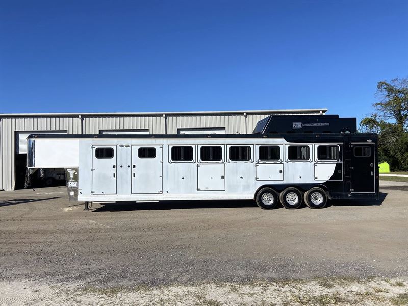 2006 Sundowner 6 Horse Gooseneck Trailer