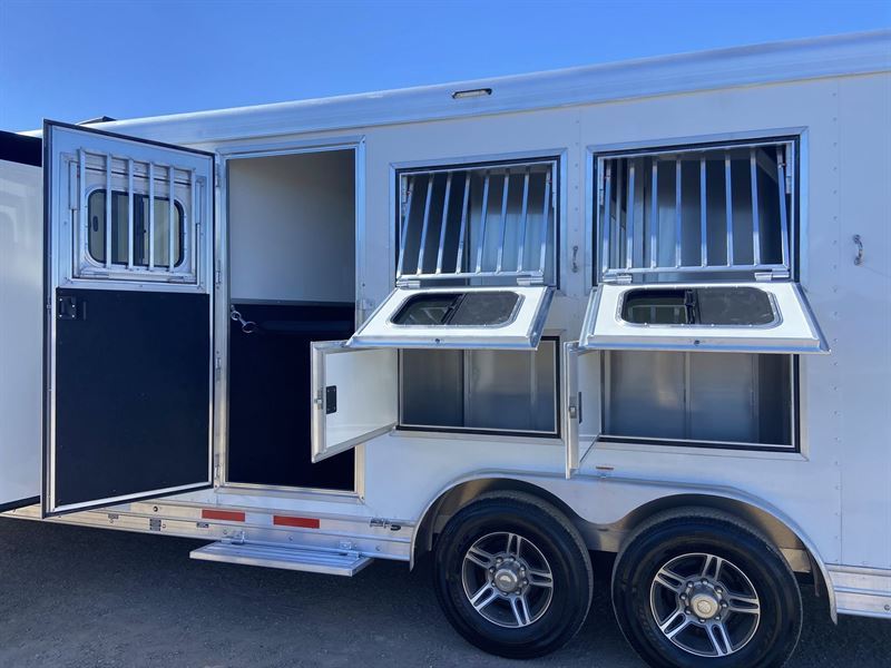 2026 Lakota colt 3 horse 11' living quarters
