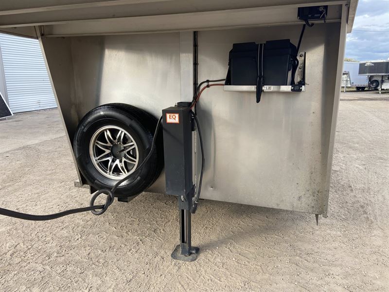 2024 4-star 4 horse head to head gooseneck trailer