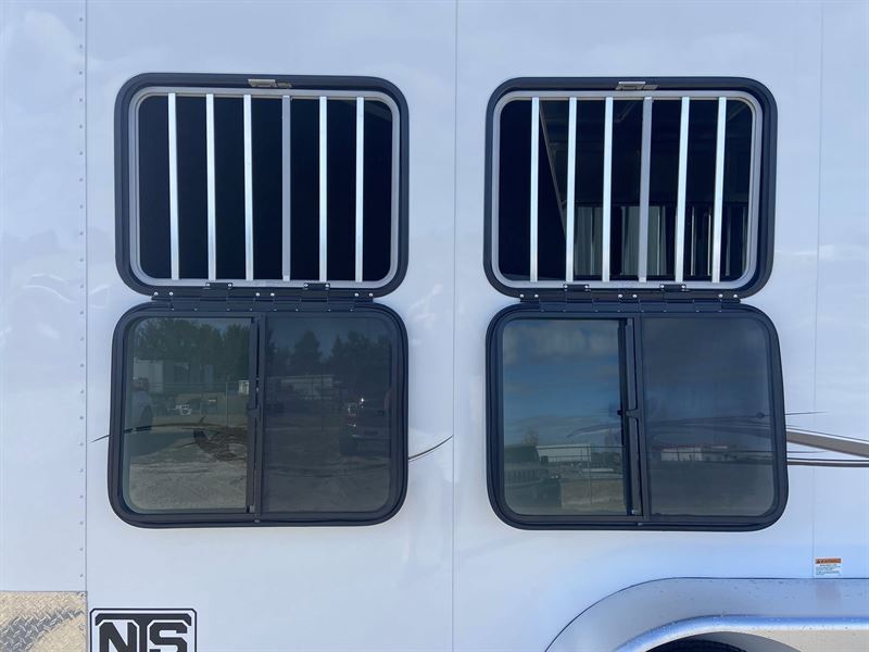 2026 Shadow 2 horse bumper pull trailer