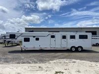 2026  horse SMC Patriot 2+1 Horse Straight Load 9' Living Quarters