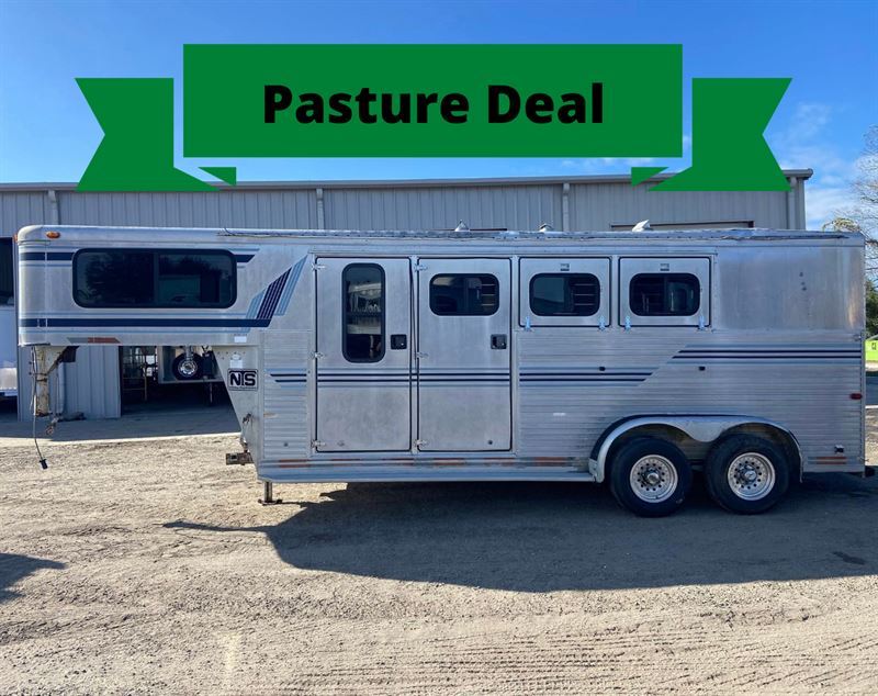 1996 Sundowner 3 Horse Gooseneck Trailer