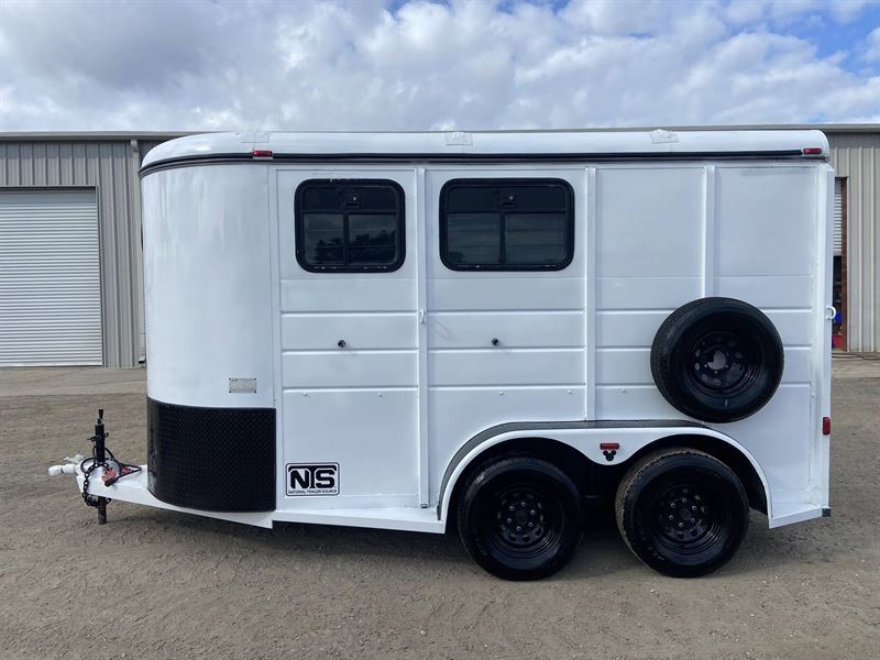2003 CM 2 Horse Bumper Pull Trailer