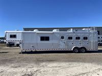 2009 4 horse Elite 4 Horse 17'6" Living Quarters
