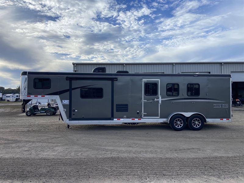 2018 Bison Trail Boss 3 Horse 11' Living Quarters