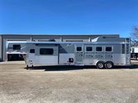 2026 4 horse Lakota Trailers Charger 4 Horse Side Load 13' Living Quarters