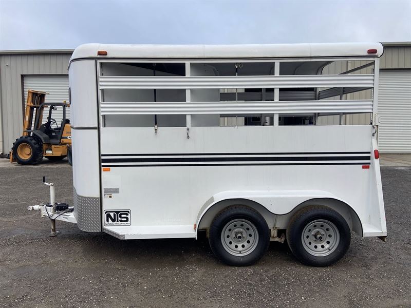 2023 Bee 2 horse bumper pull trailer