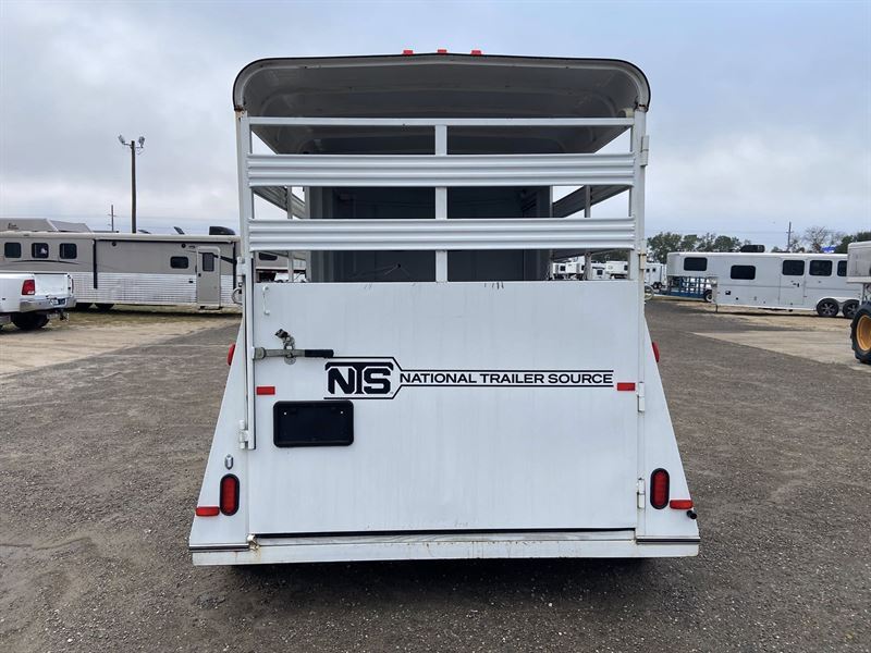 2023 Bee 2 horse bumper pull trailer