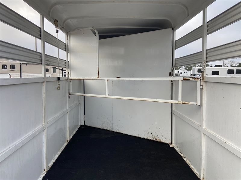 2023 Bee 2 horse bumper pull trailer
