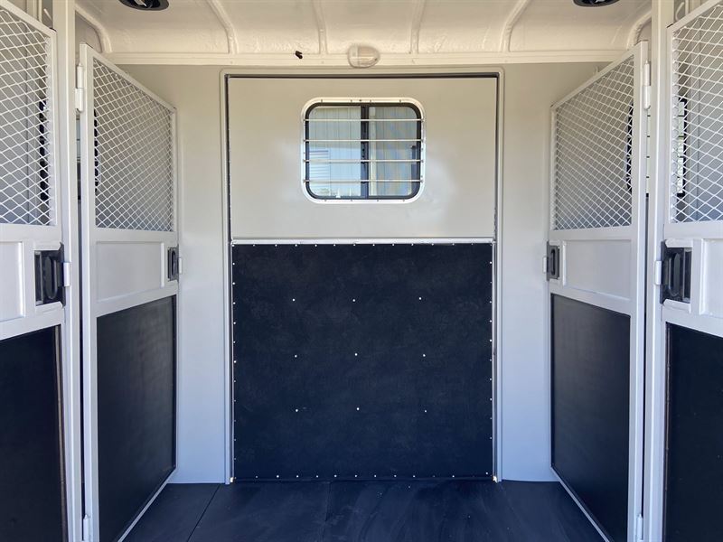 2026 Hawk 4 horse head-to-head gooseneck trailer