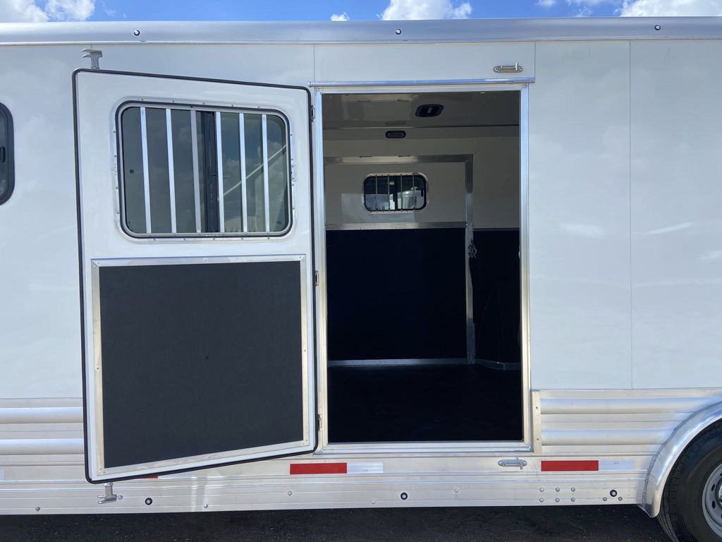 2026 Shadow 6 horse straight load gooseneck trailer