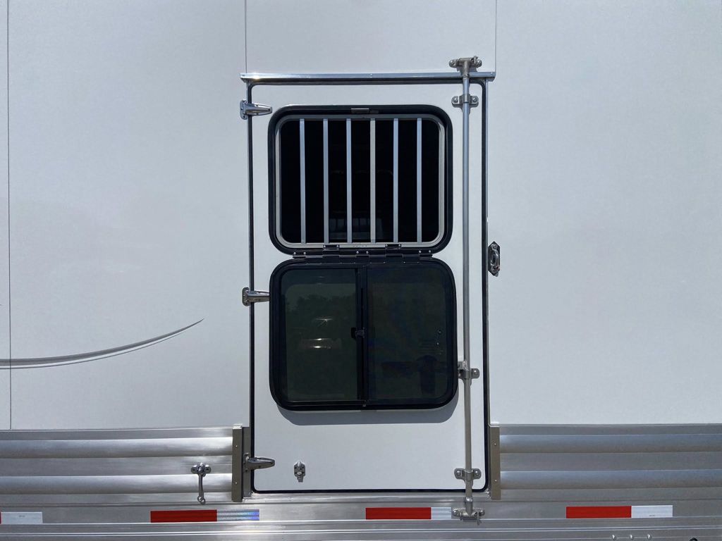2026 Shadow 2+1 horse straight load gooseneck trailer