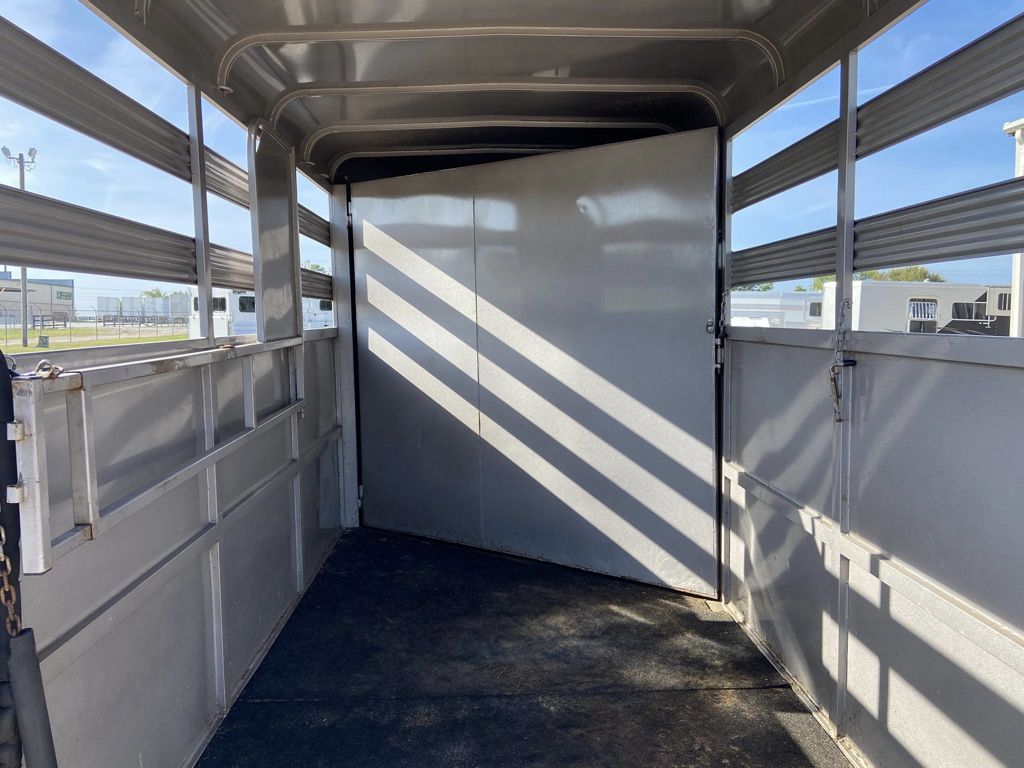 2024 Bee 2 horse bumper pull trailer
