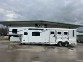 2027 3 horse Lakota Trailers Charger 3 Horse 13' Living Quarters