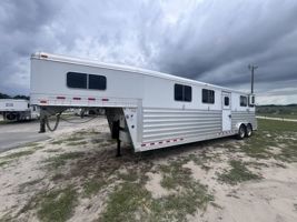 2013 4 horse 4-Star 4 Horse Head-To-Head Gooseneck Trailer