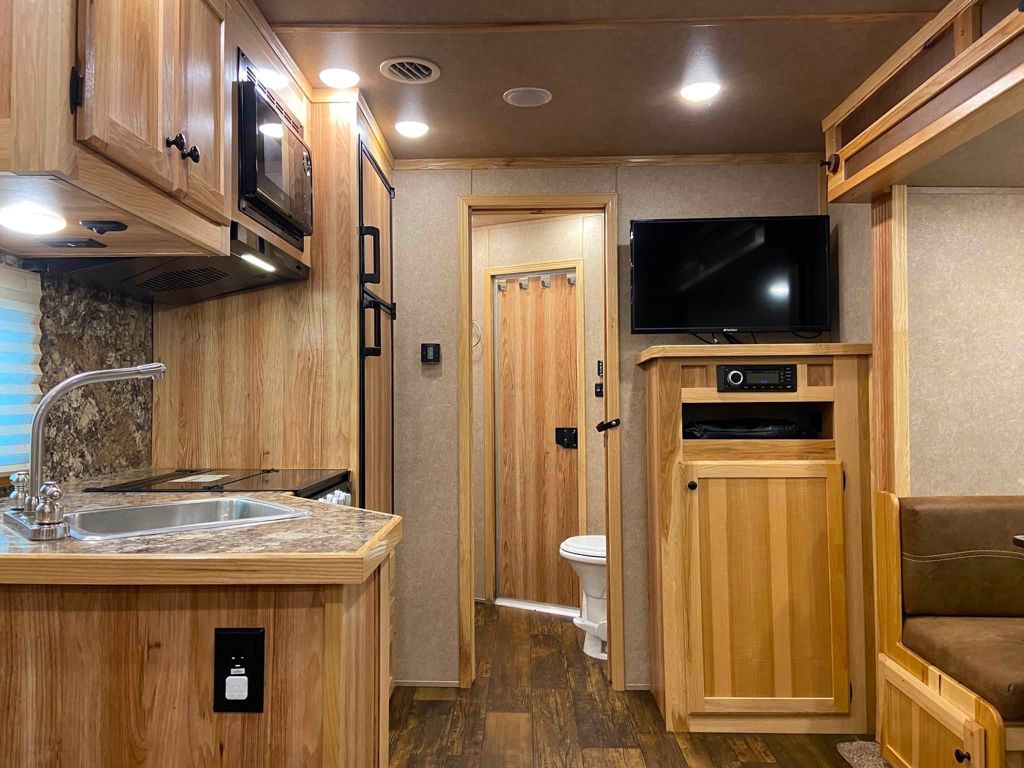 Trailer Photo 11