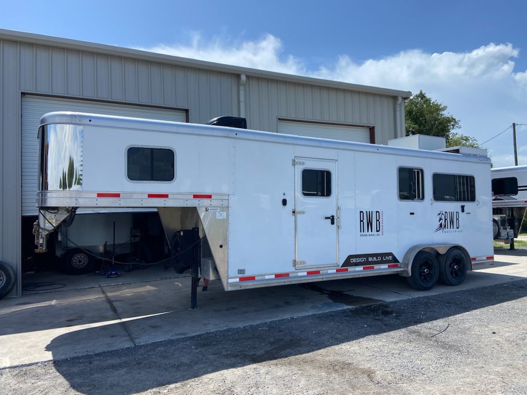 2022 Exiss 2+1 Horse Gooseneck Trailer