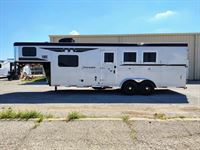 2026 3 horse Bison Ranger 3 Horse 8' Living Quarters