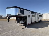 2026 4 horse Bison Ranger 4 Horse 13' Living Quarters